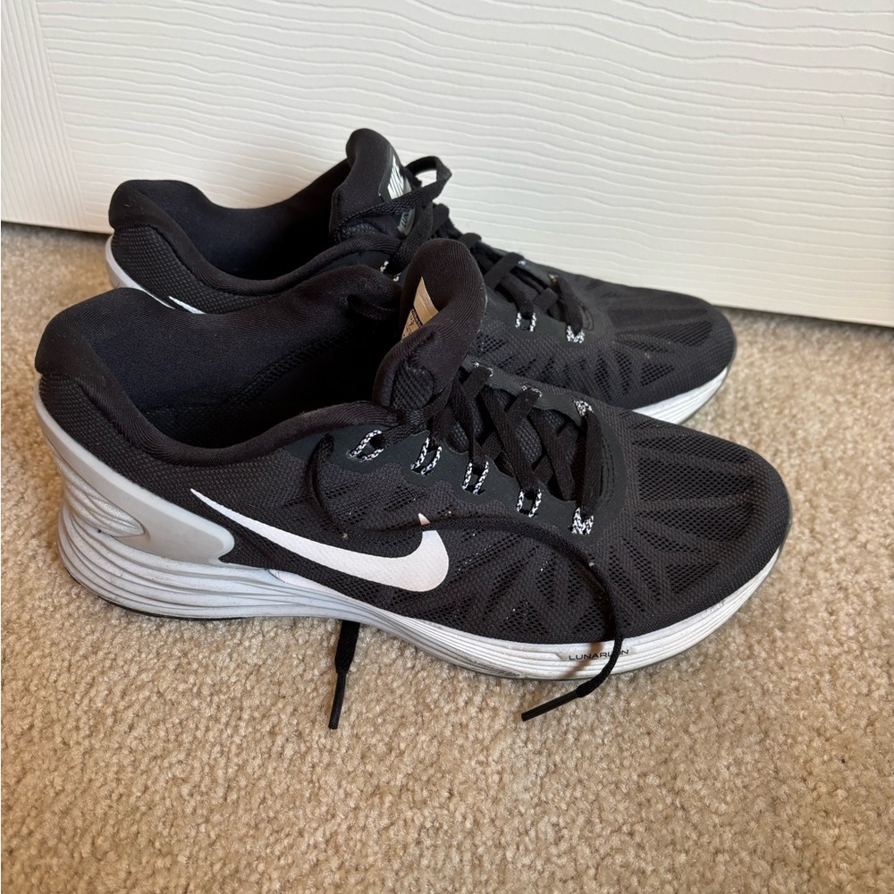 Nike Black and White Running Shoes